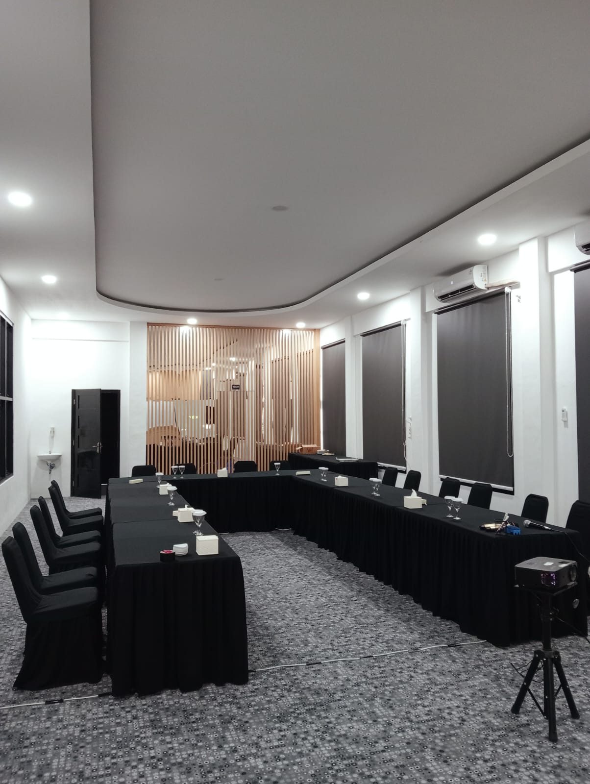 Meeting room memanjang