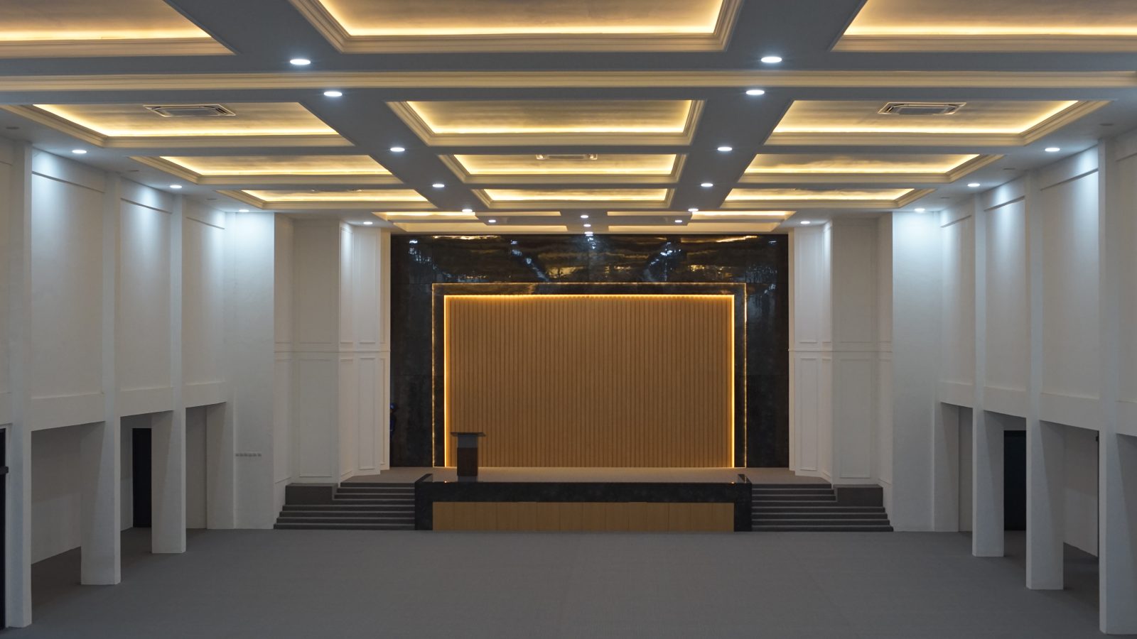 Ballroom tampak menyeluruh