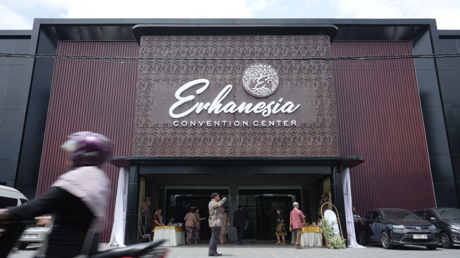 Erhanesia Convention Center